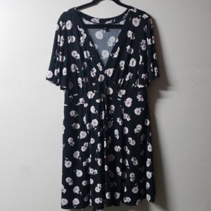 Torrid Sz 2 Black & Floral Flutter Sleeve Dress
